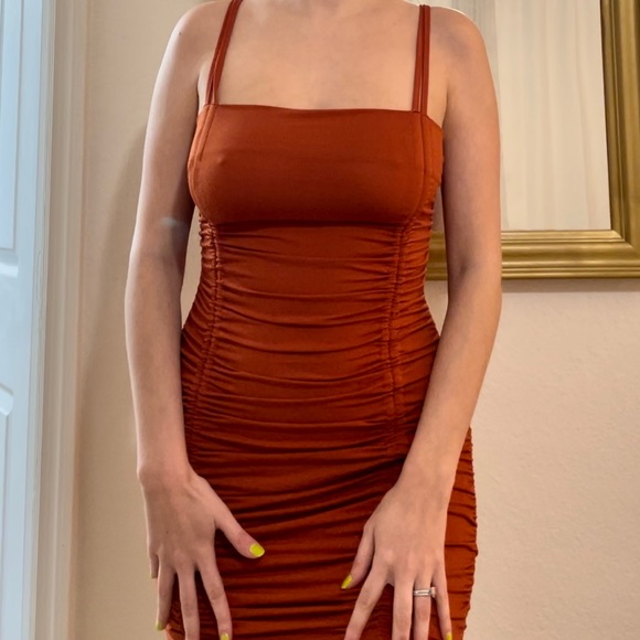 Ruched dress. Sz small - Picture 1 of 4